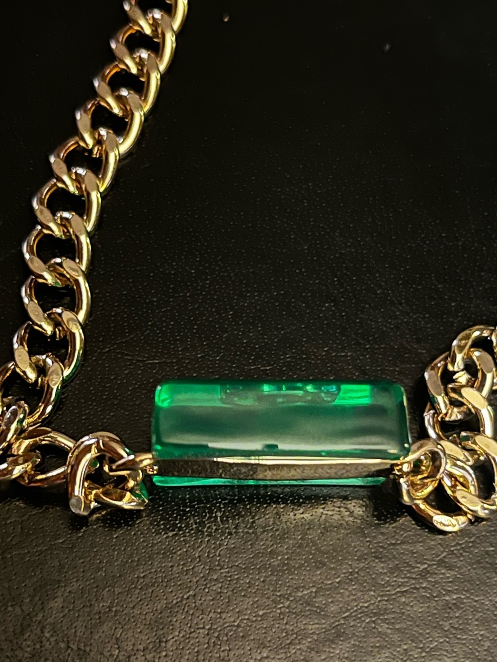 ChaneI 2023 Emerald Cube Letter Logo Chunky Chocker Silver Tone Necklace - Picture 5 of 7